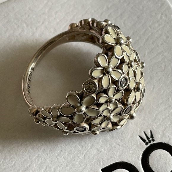 Pandora Silver and White Floral Ring - Picture 4 of 8